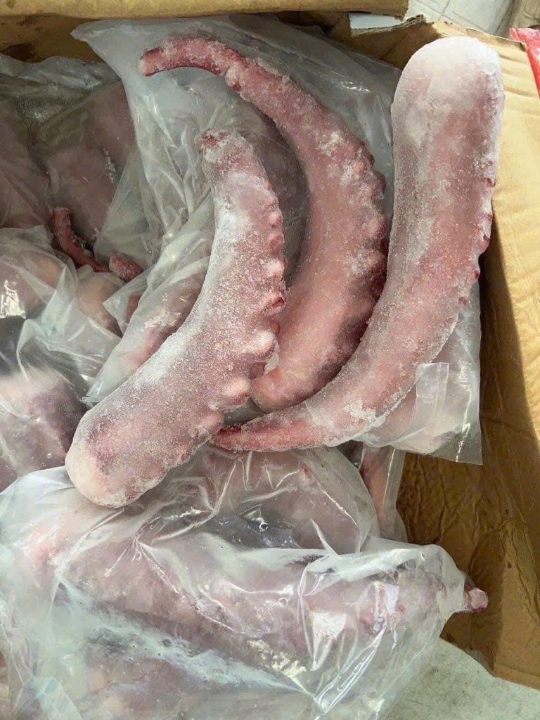 Râu tuộc đỏ net 5